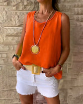 Enfärgad tank topp med rund hals